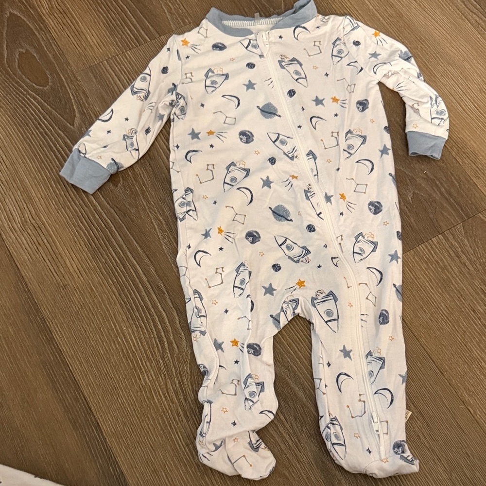 NWOT Milkberry unisex space theme bamboo viscose footie